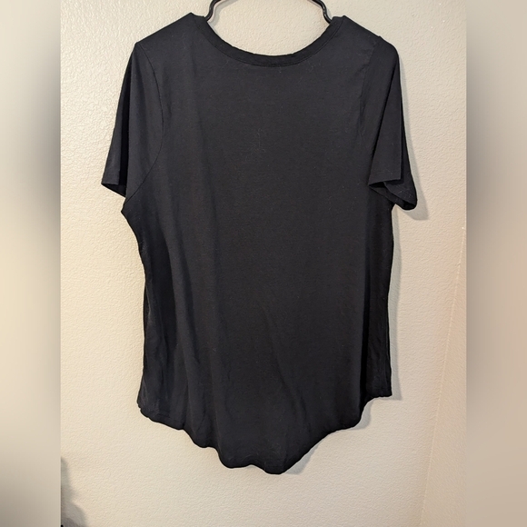 Lane Bryant,Black Graphic Tee,Size 14/16 - Picture 2 of 2
